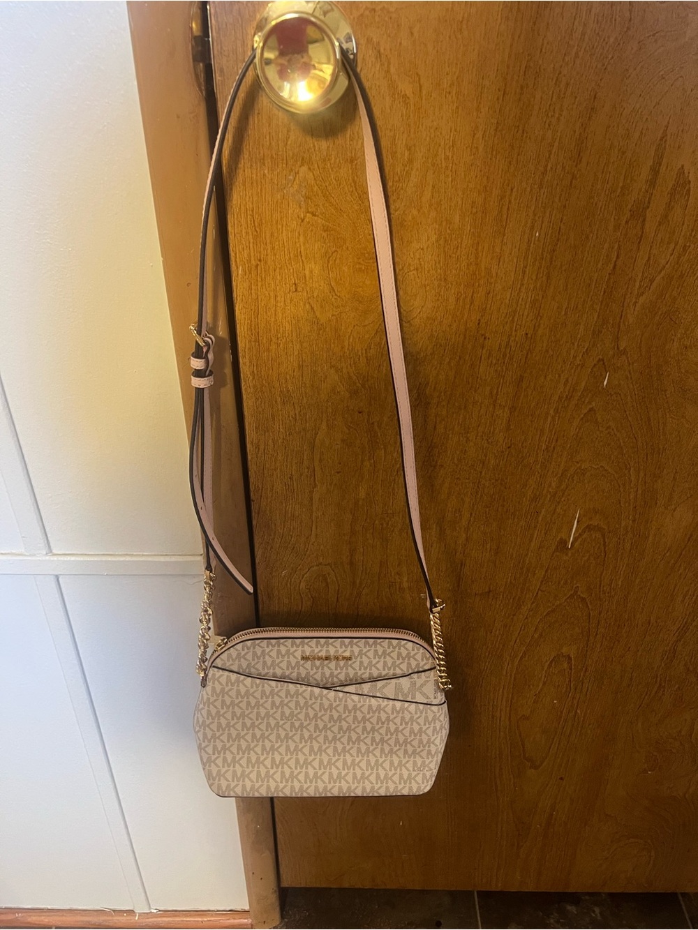 Michael Kors Pink Signature Crossbody with Gold Hardware